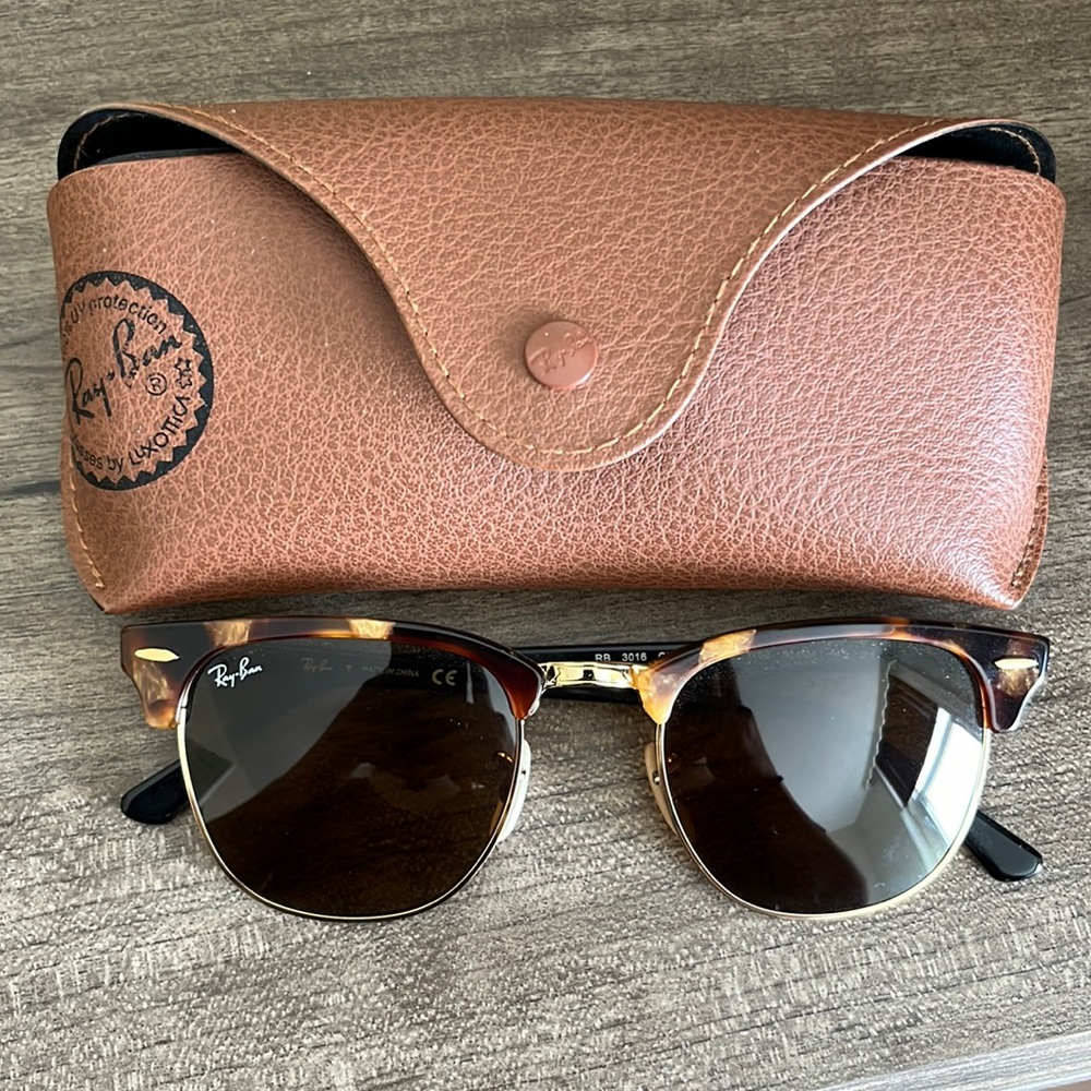 Ray-Ban Clubmaster classic tortoise